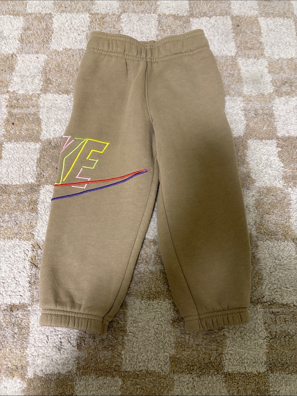 Nike Olive Sweatpants with Color-Accent Logo 2T